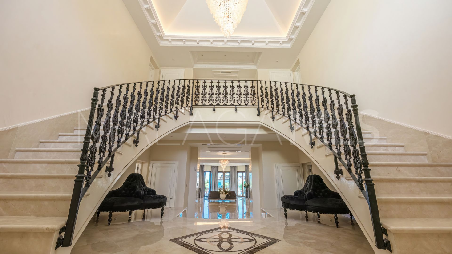 Villa for sale in Sierra Blanca