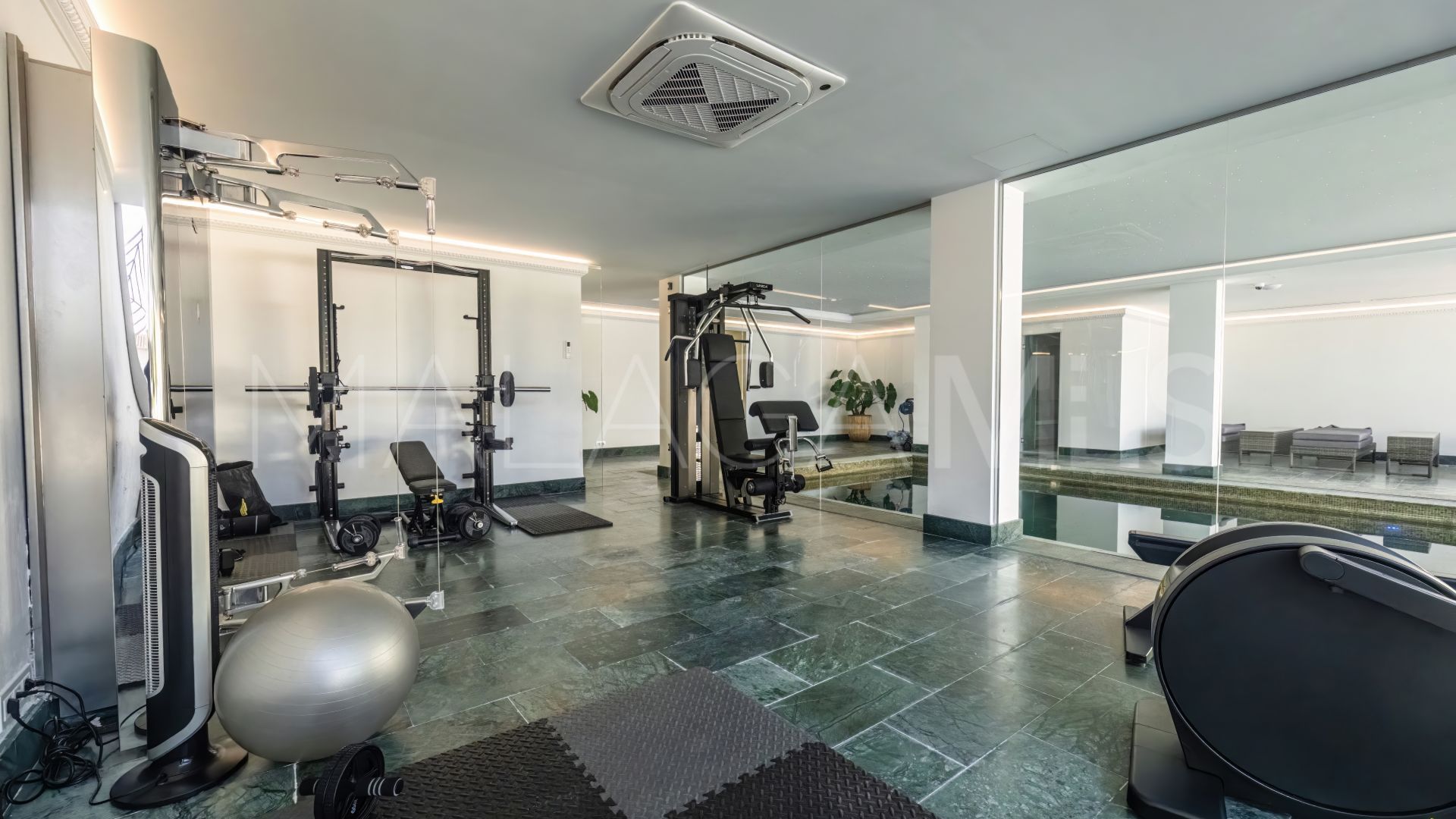 Villa for sale in Sierra Blanca