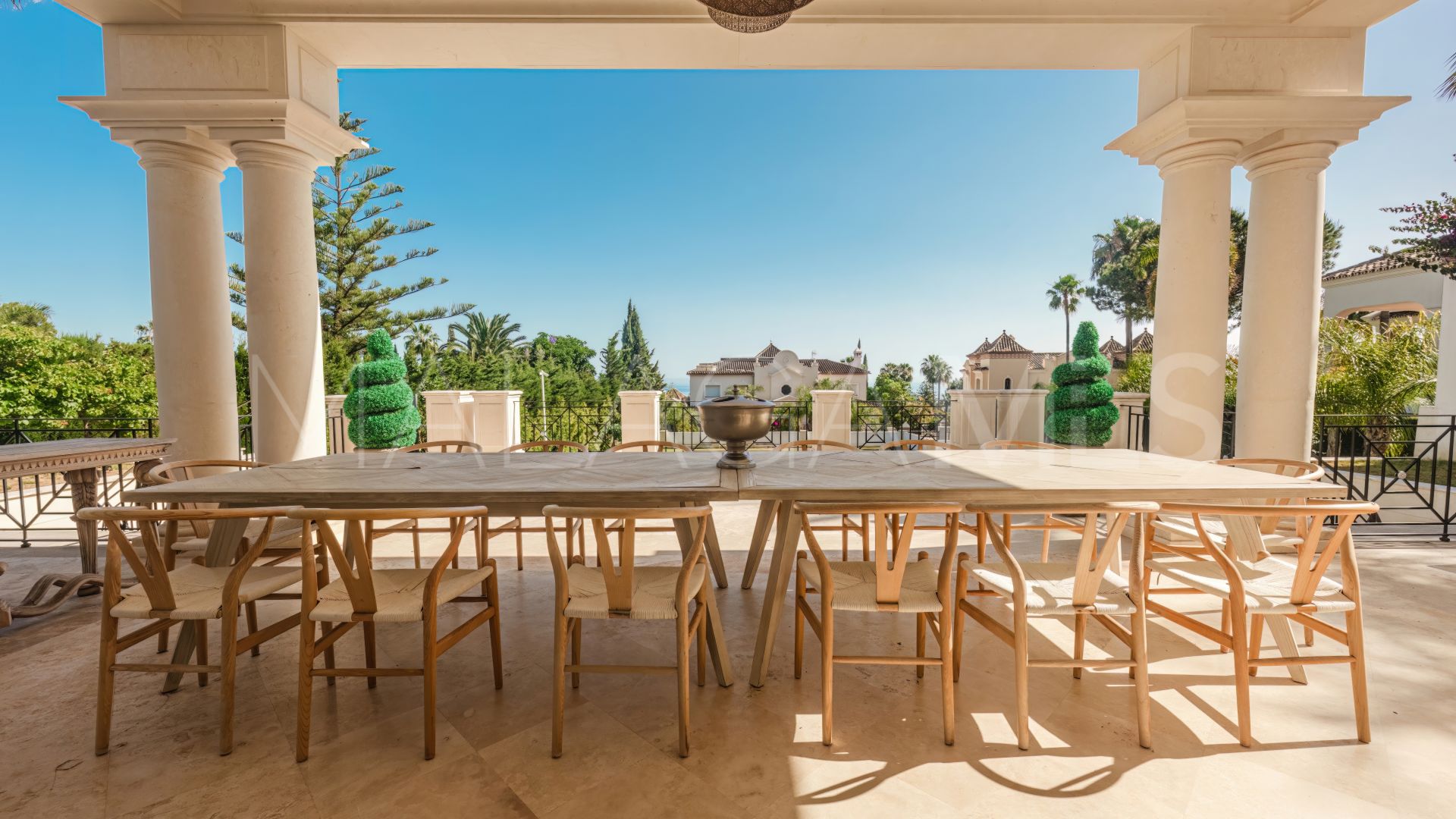 Villa for sale in Sierra Blanca