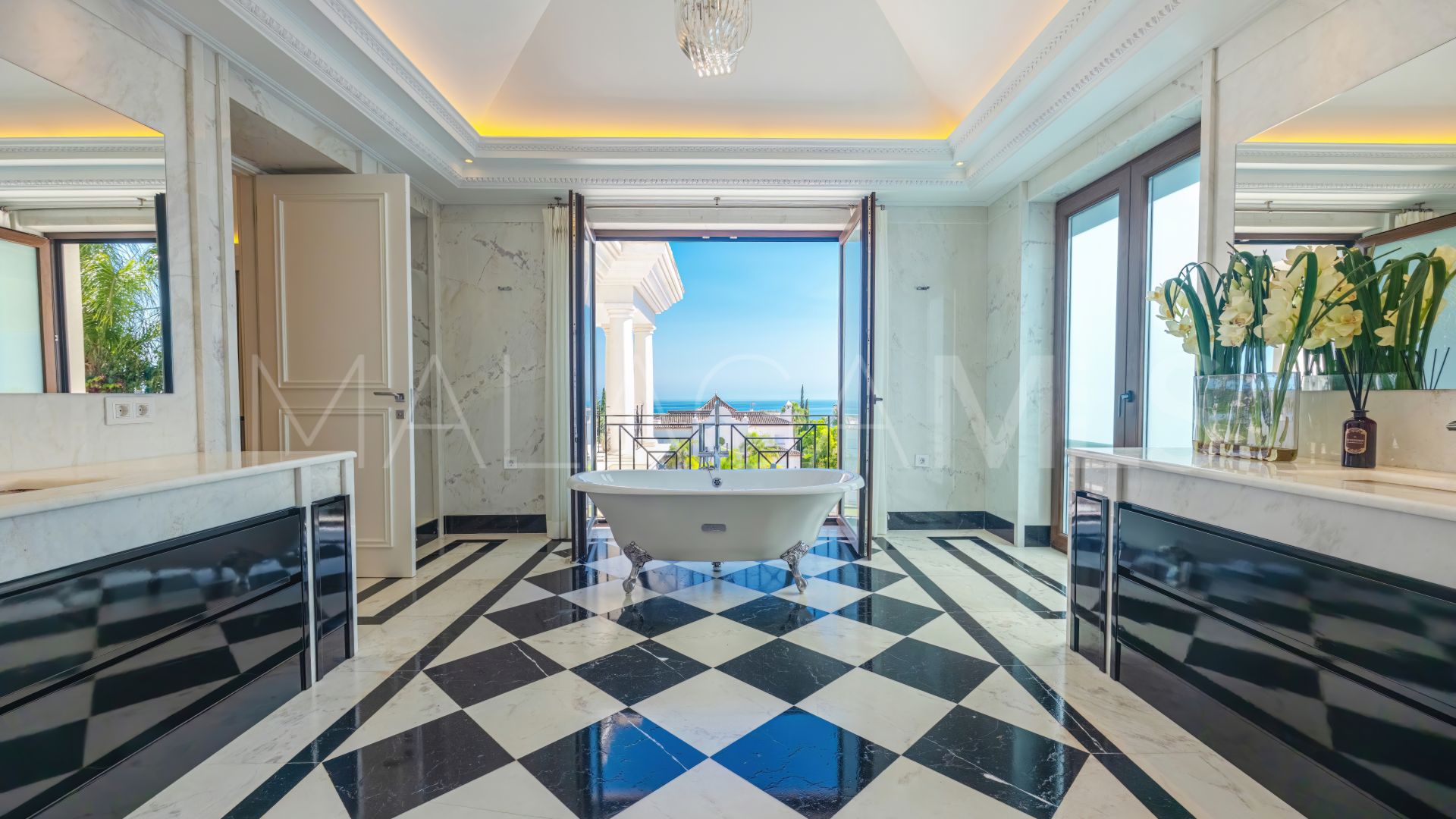 Villa for sale in Sierra Blanca