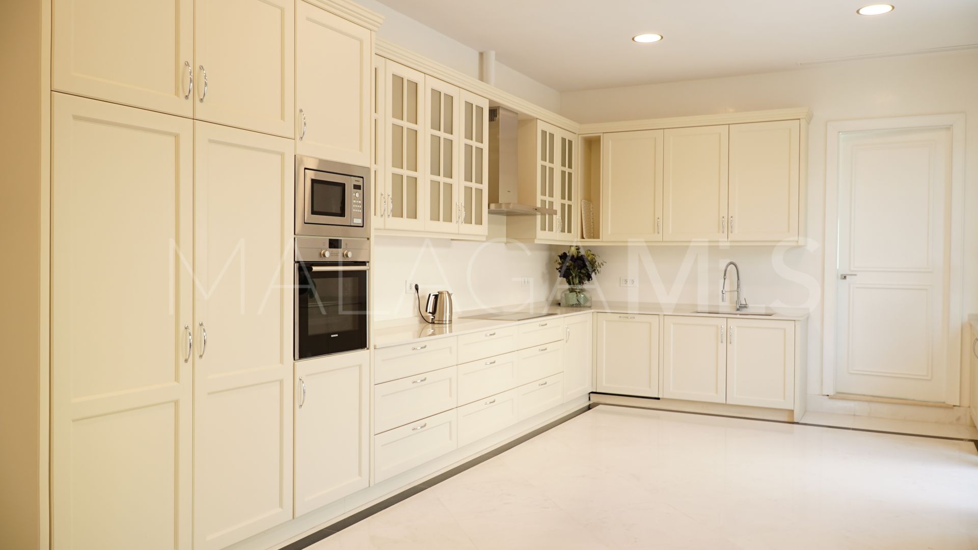 Villa for sale in Sierra Blanca