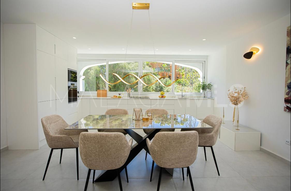 Town house with 4 bedrooms for sale in Aloha