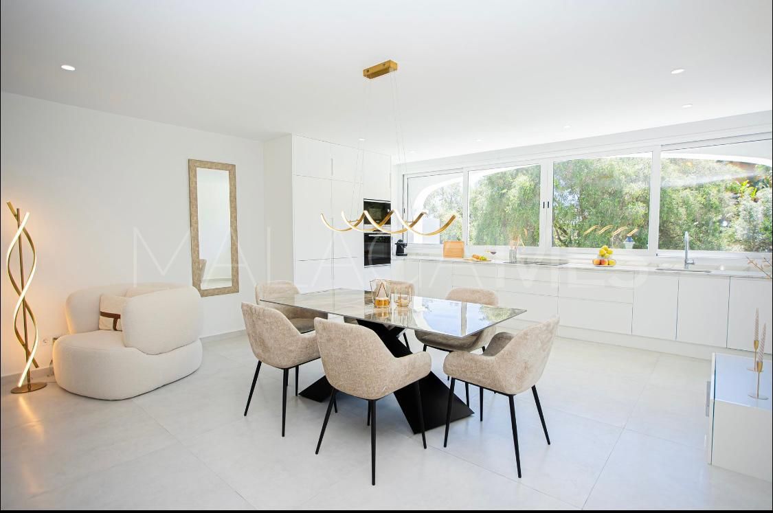 Town house with 4 bedrooms for sale in Aloha
