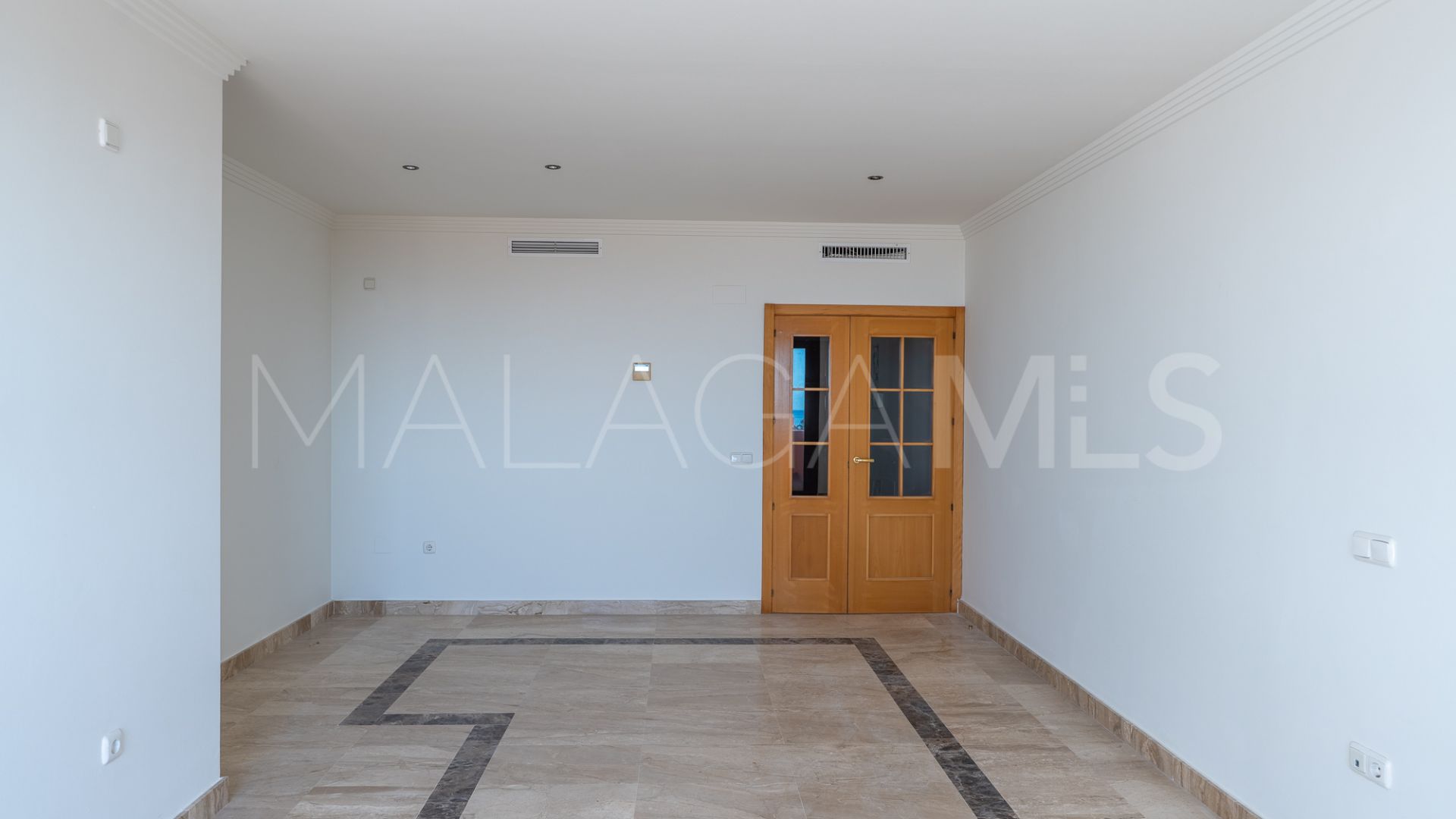 Duplex penthouse for sale in Las Nayades