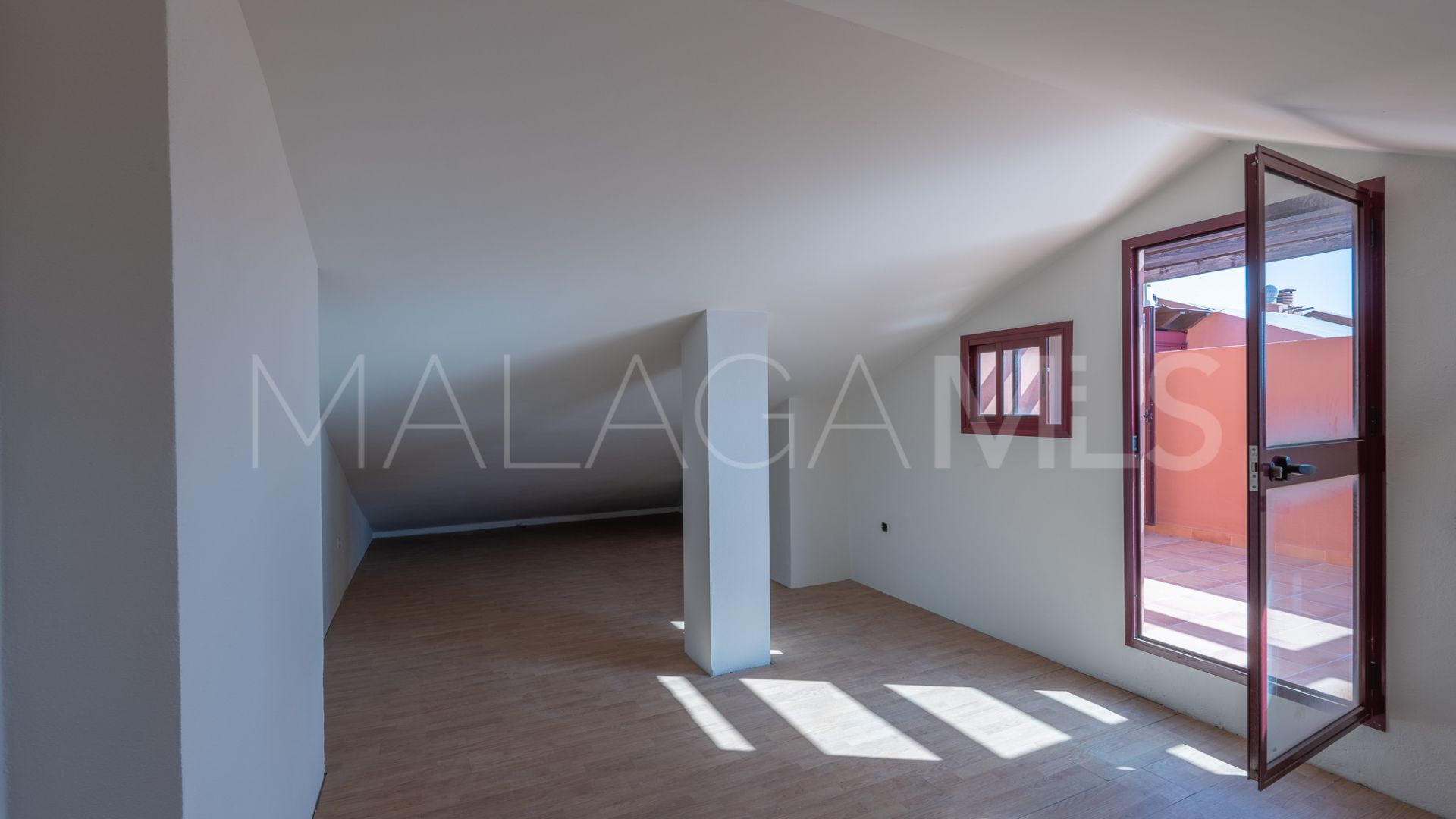 Duplex penthouse for sale in Las Nayades