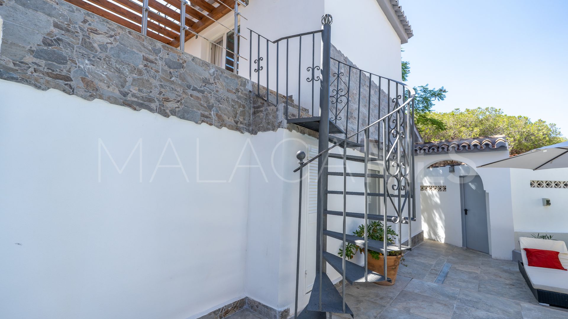For sale villa in Las Chapas