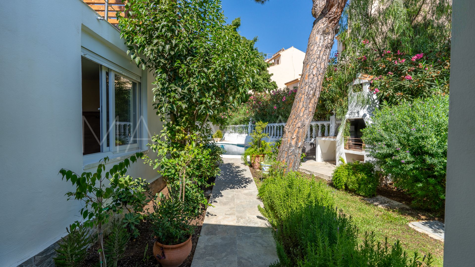 For sale villa in Las Chapas