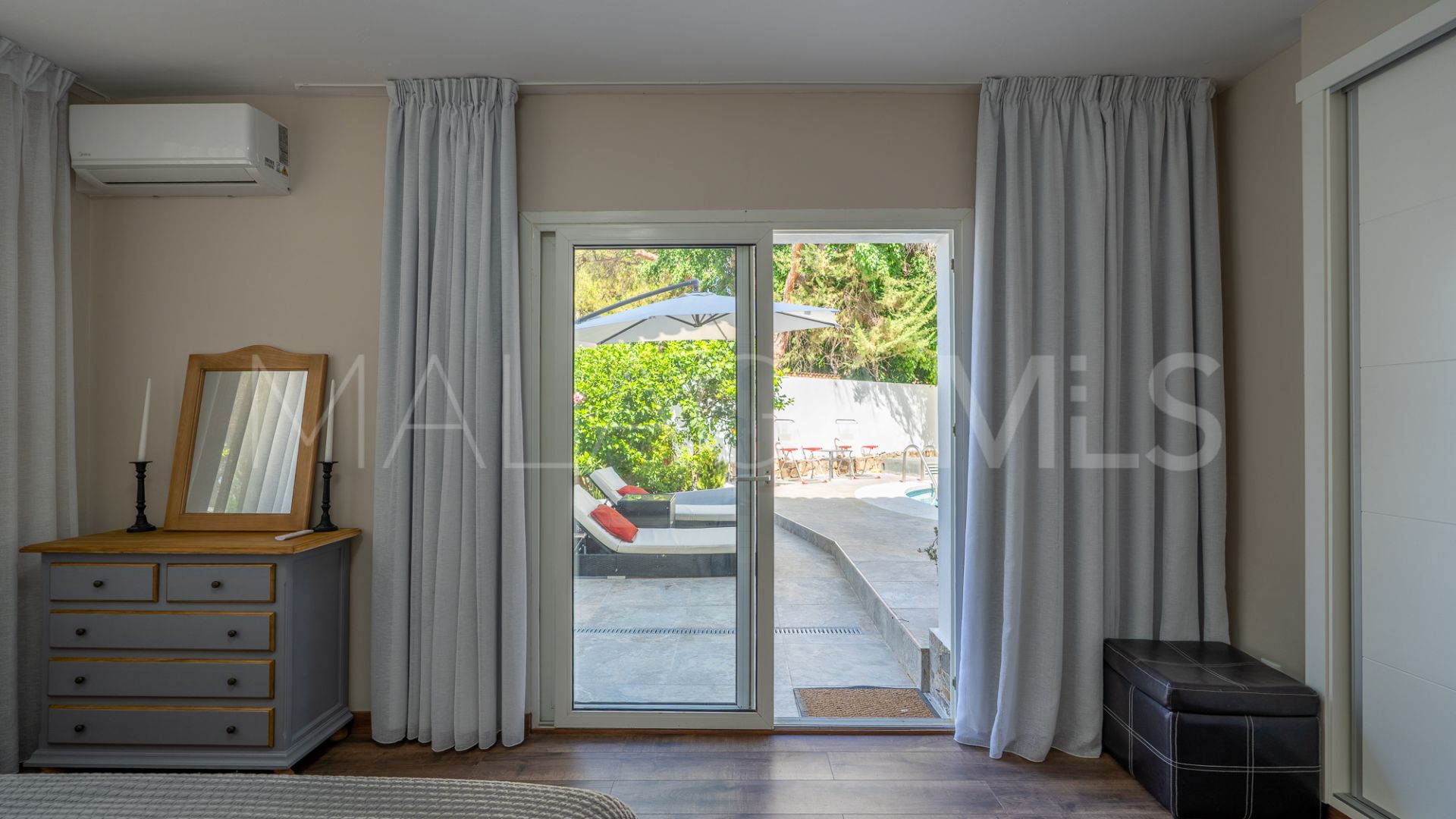 For sale villa in Las Chapas