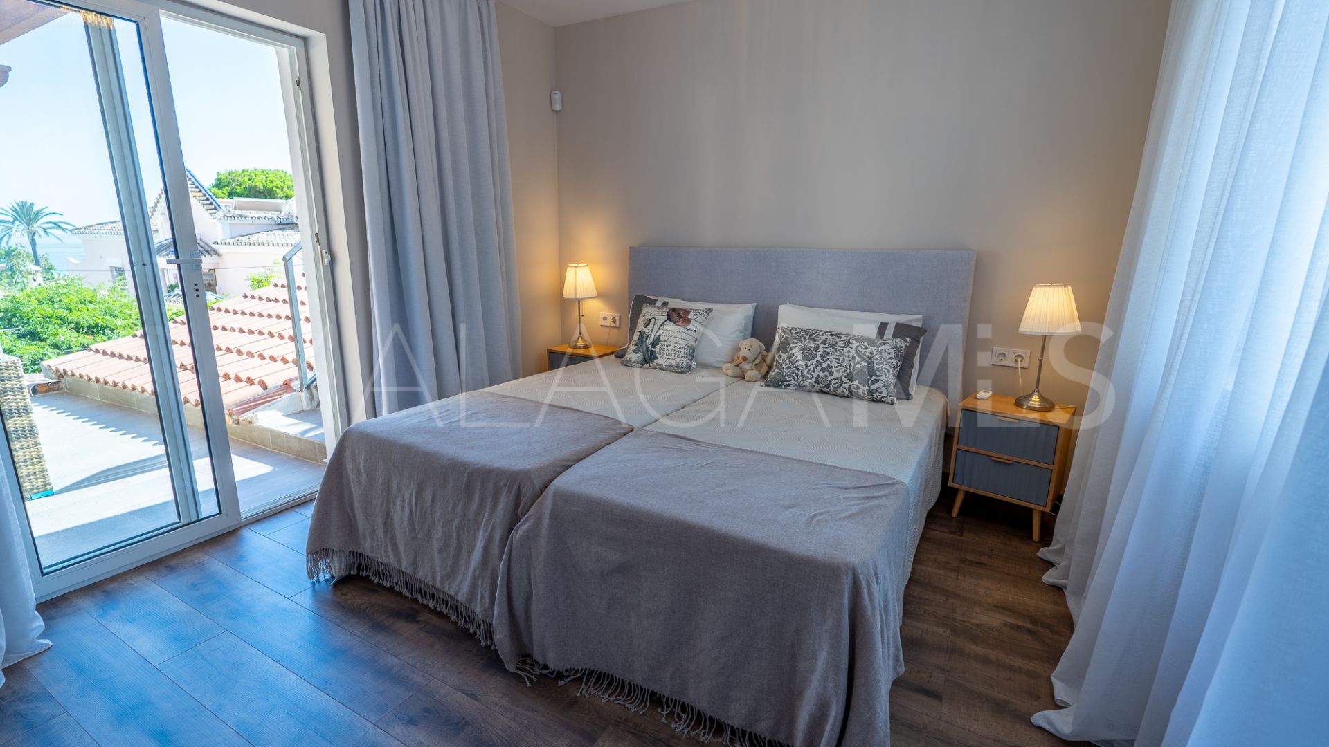 For sale villa in Las Chapas