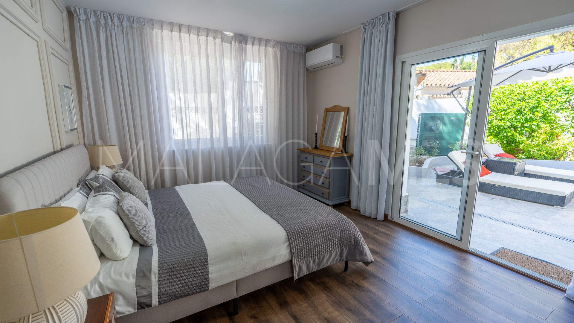 For sale villa in Las Chapas