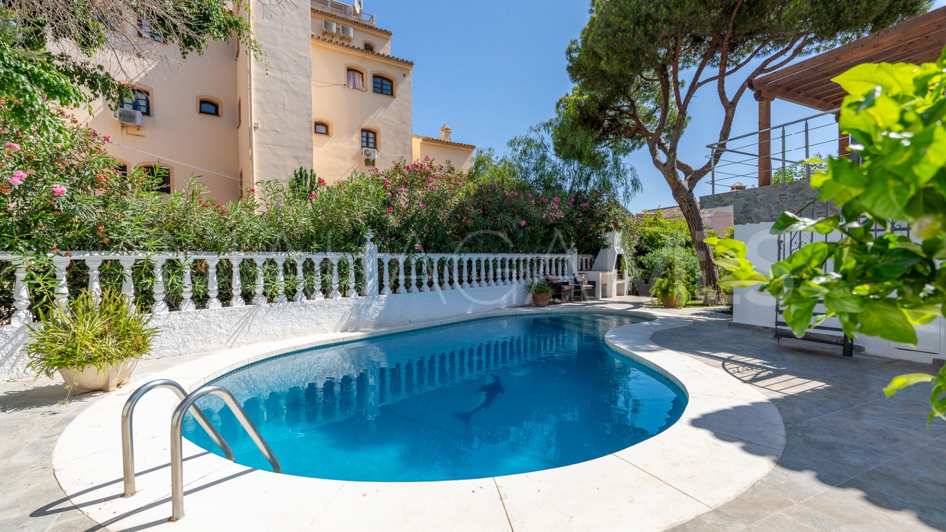 For sale villa in Las Chapas