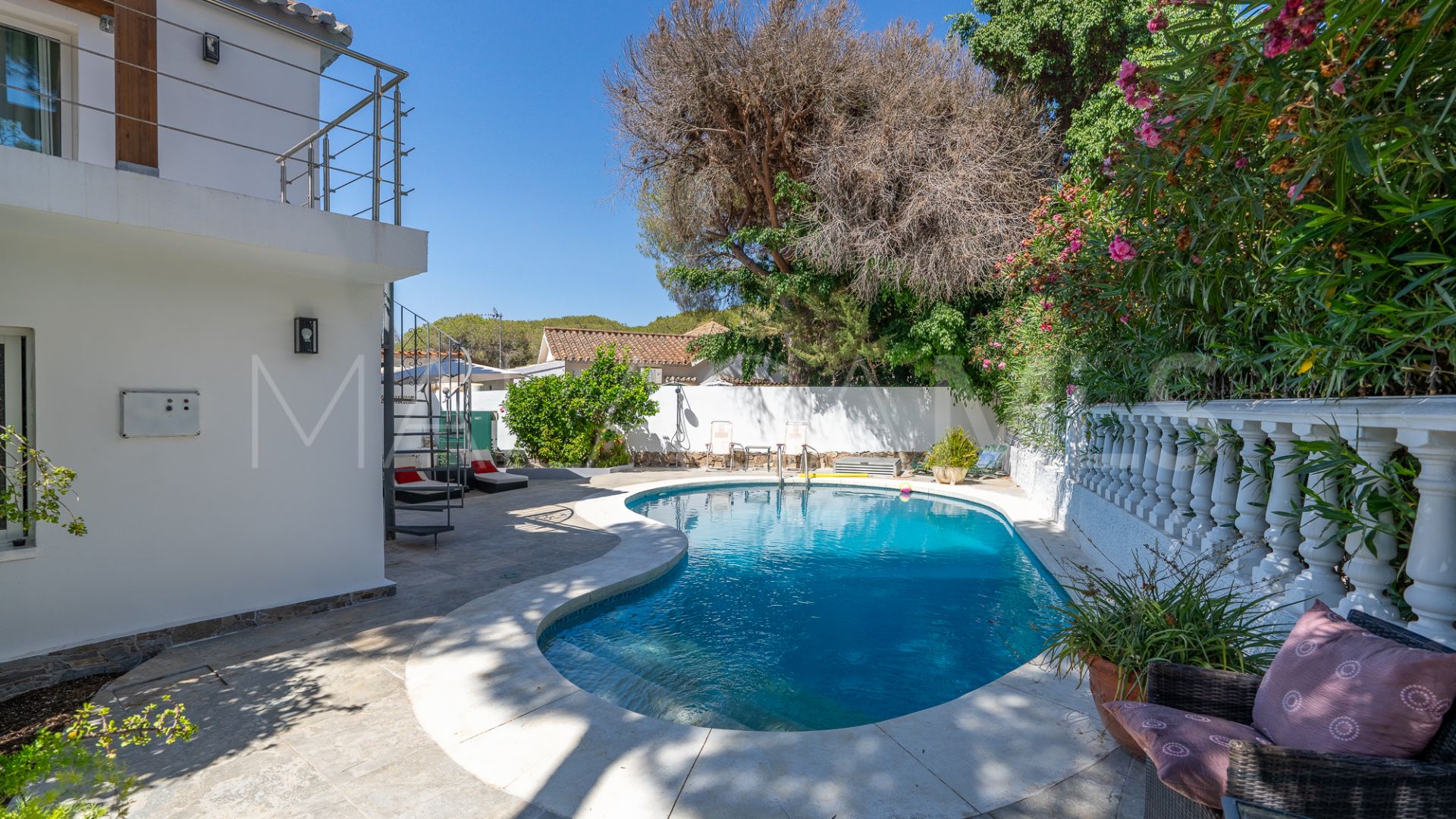 For sale villa in Las Chapas