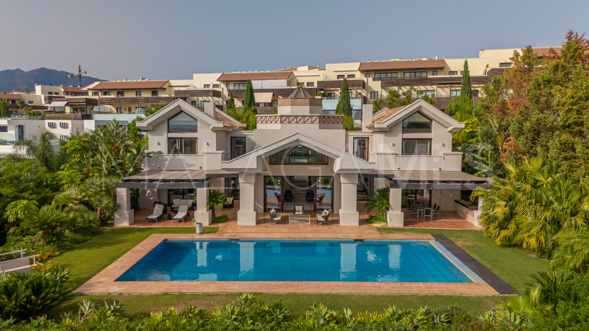 Villa for sale in Los Flamingos with 6 bedrooms