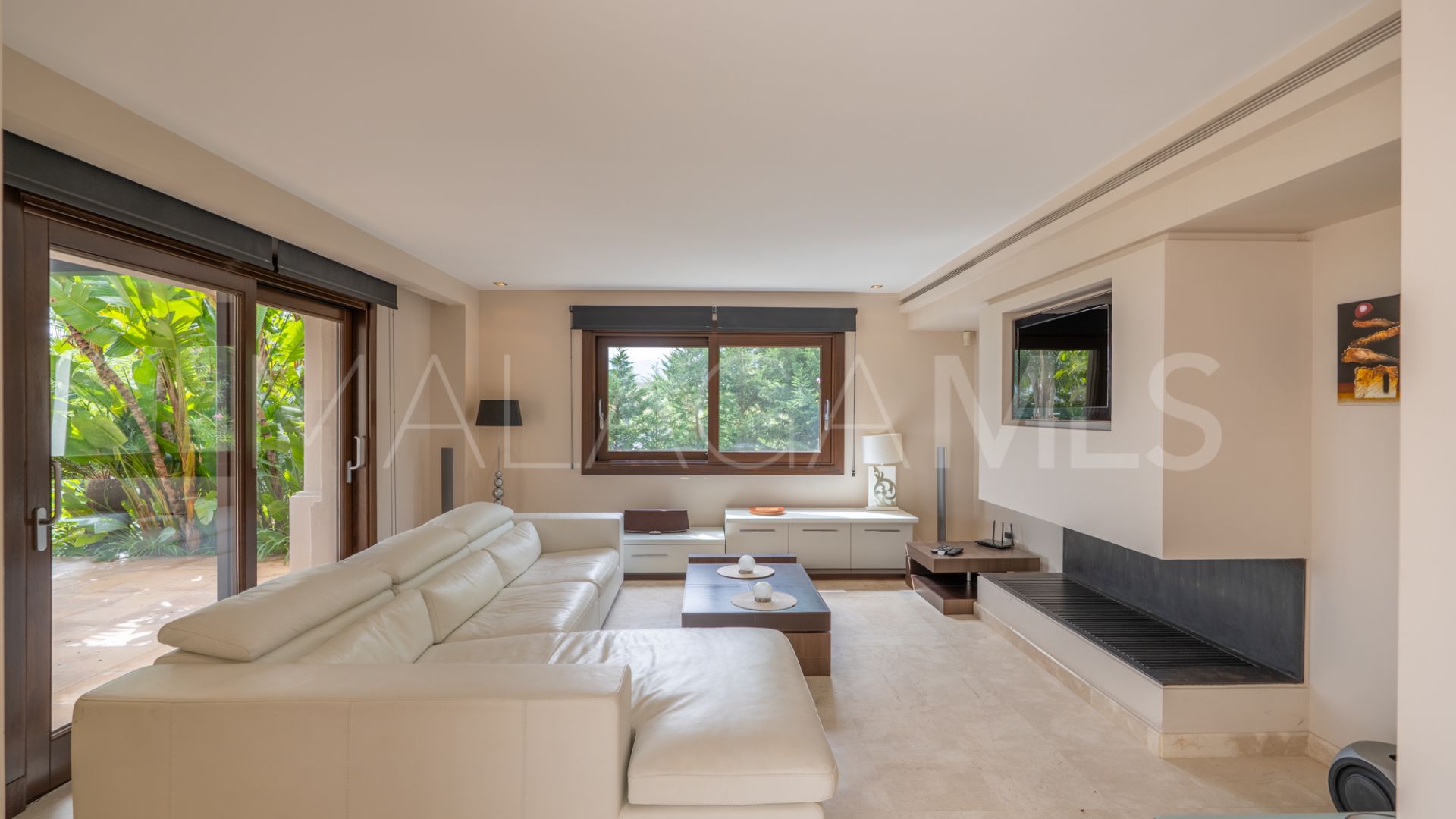 Villa for sale in Los Flamingos with 6 bedrooms