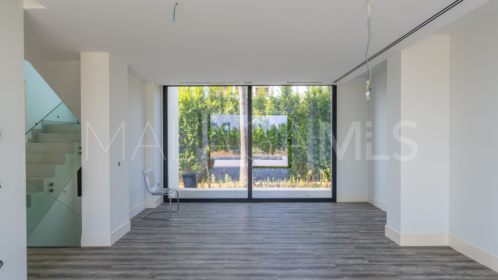 Villa for sale in New Golden Mile