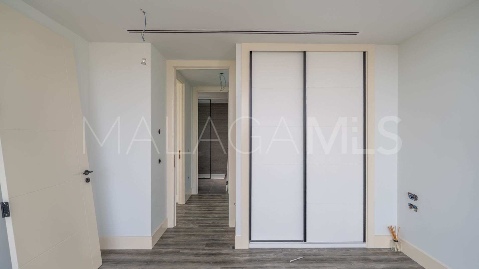 Villa for sale in New Golden Mile
