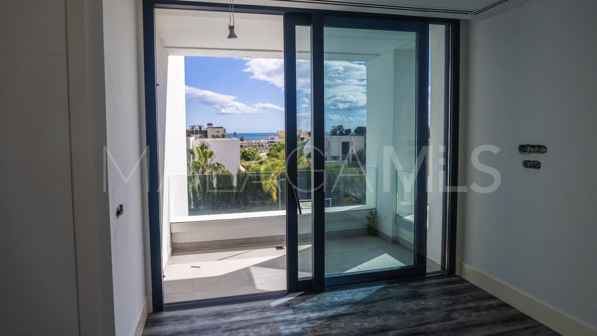 Villa for sale in New Golden Mile