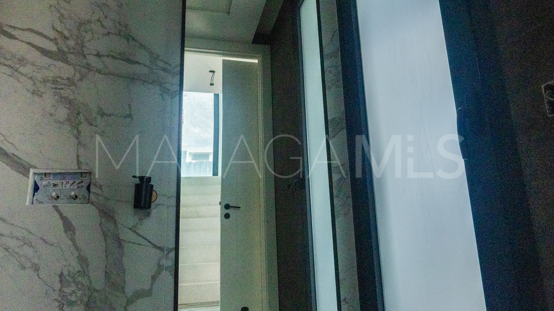 Villa for sale in New Golden Mile