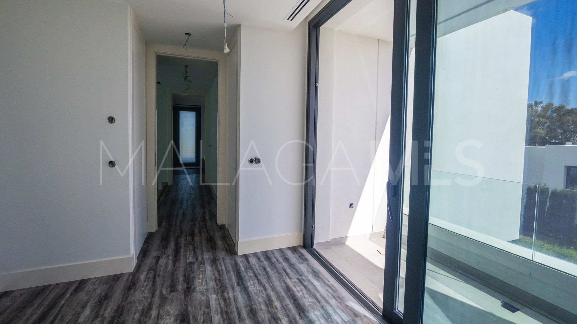 Villa for sale in New Golden Mile