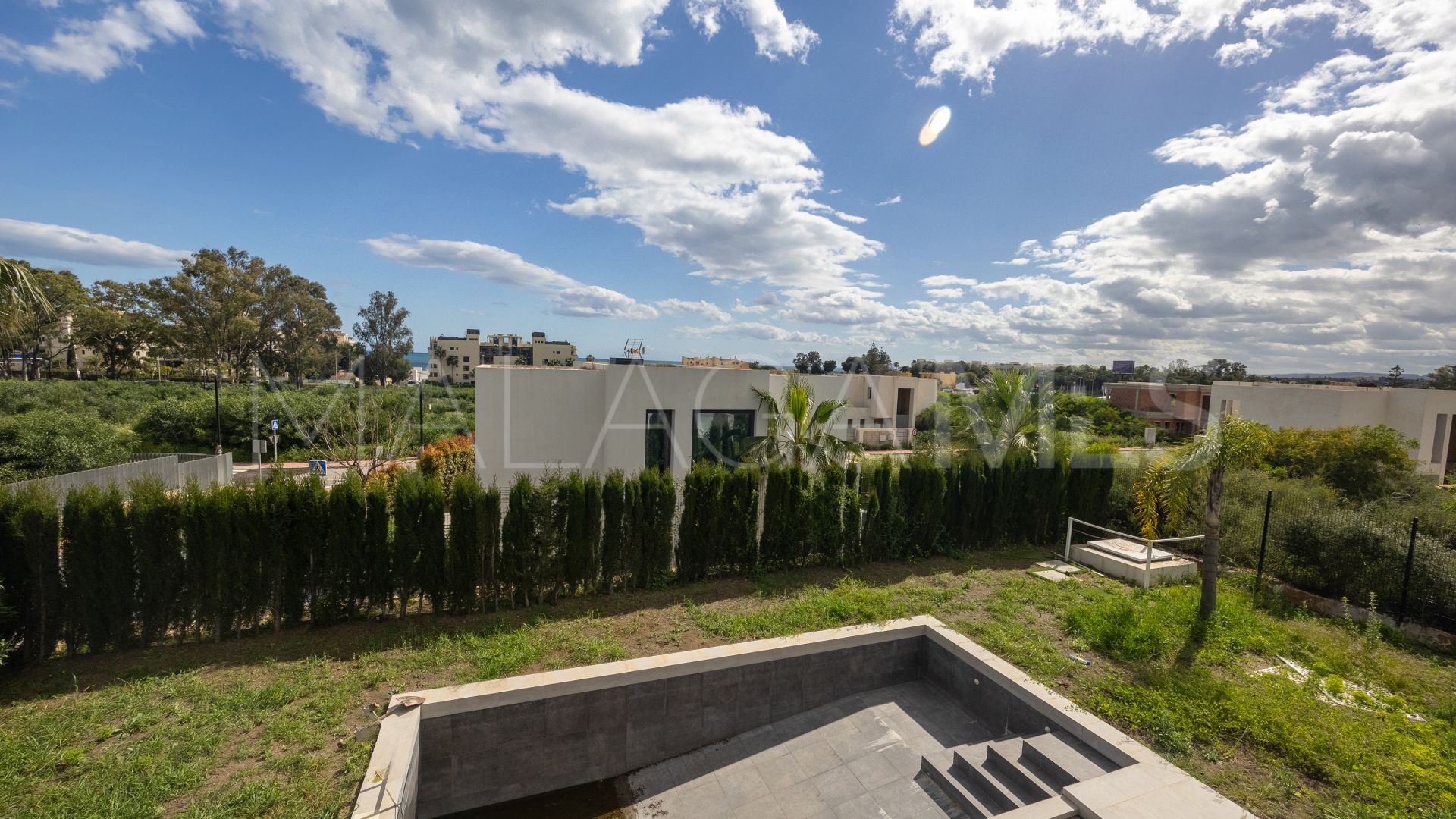 Villa for sale in New Golden Mile