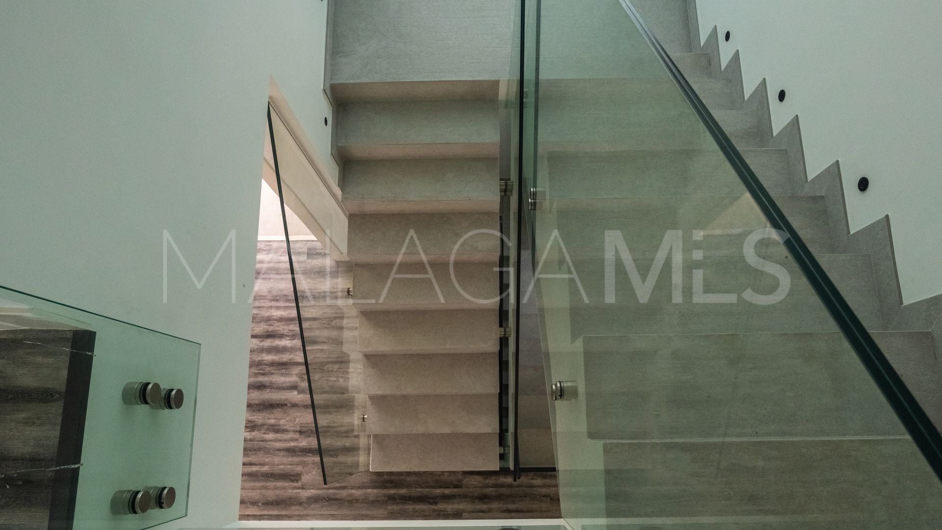 Villa for sale in New Golden Mile