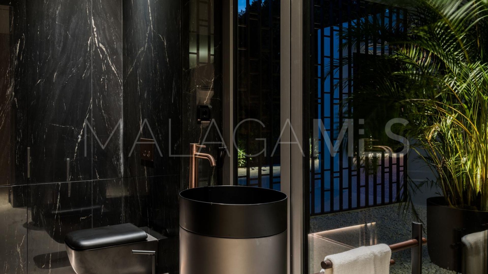 Villa for sale in Golden Mile