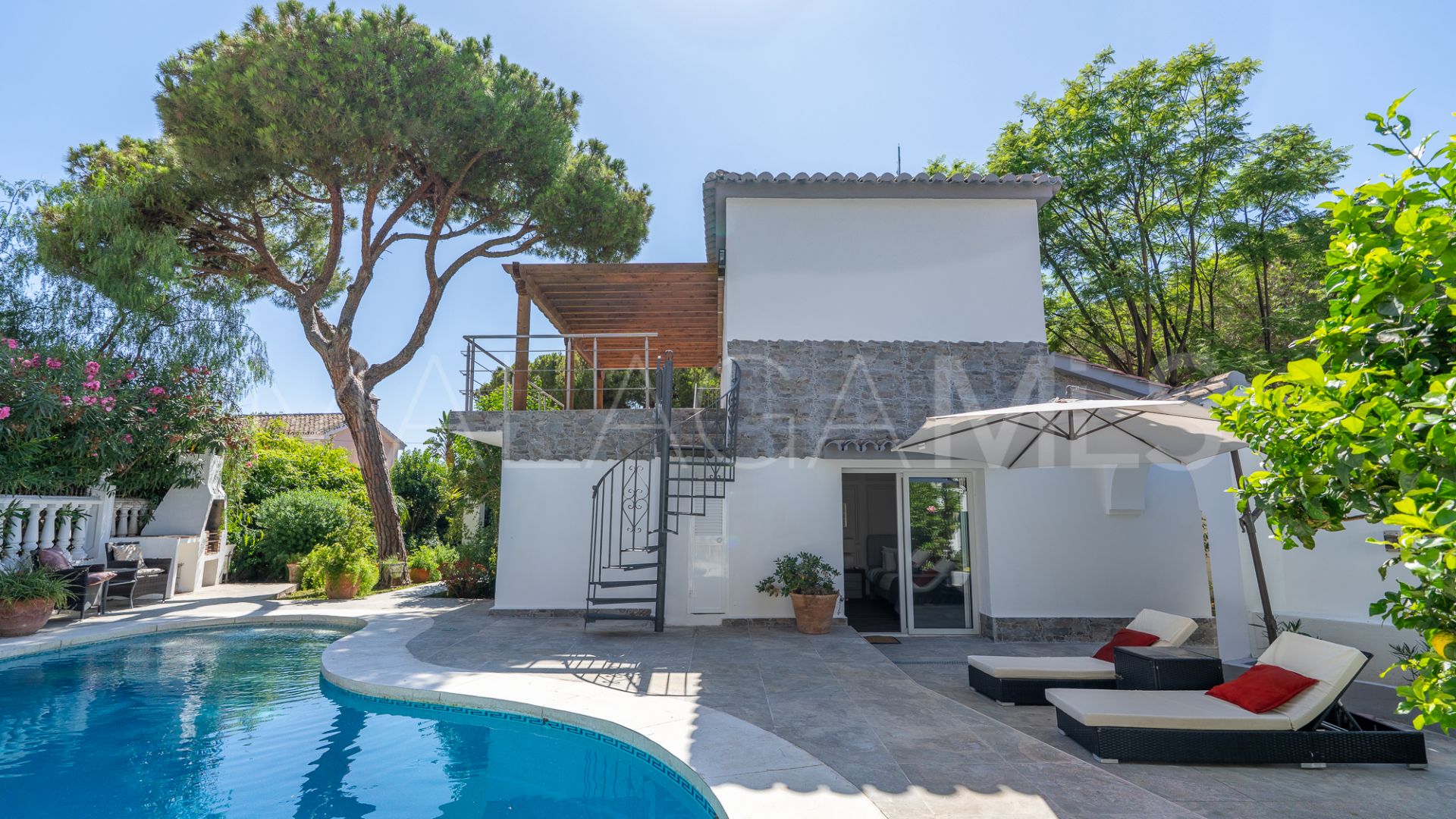 Villa for sale in Marbesa