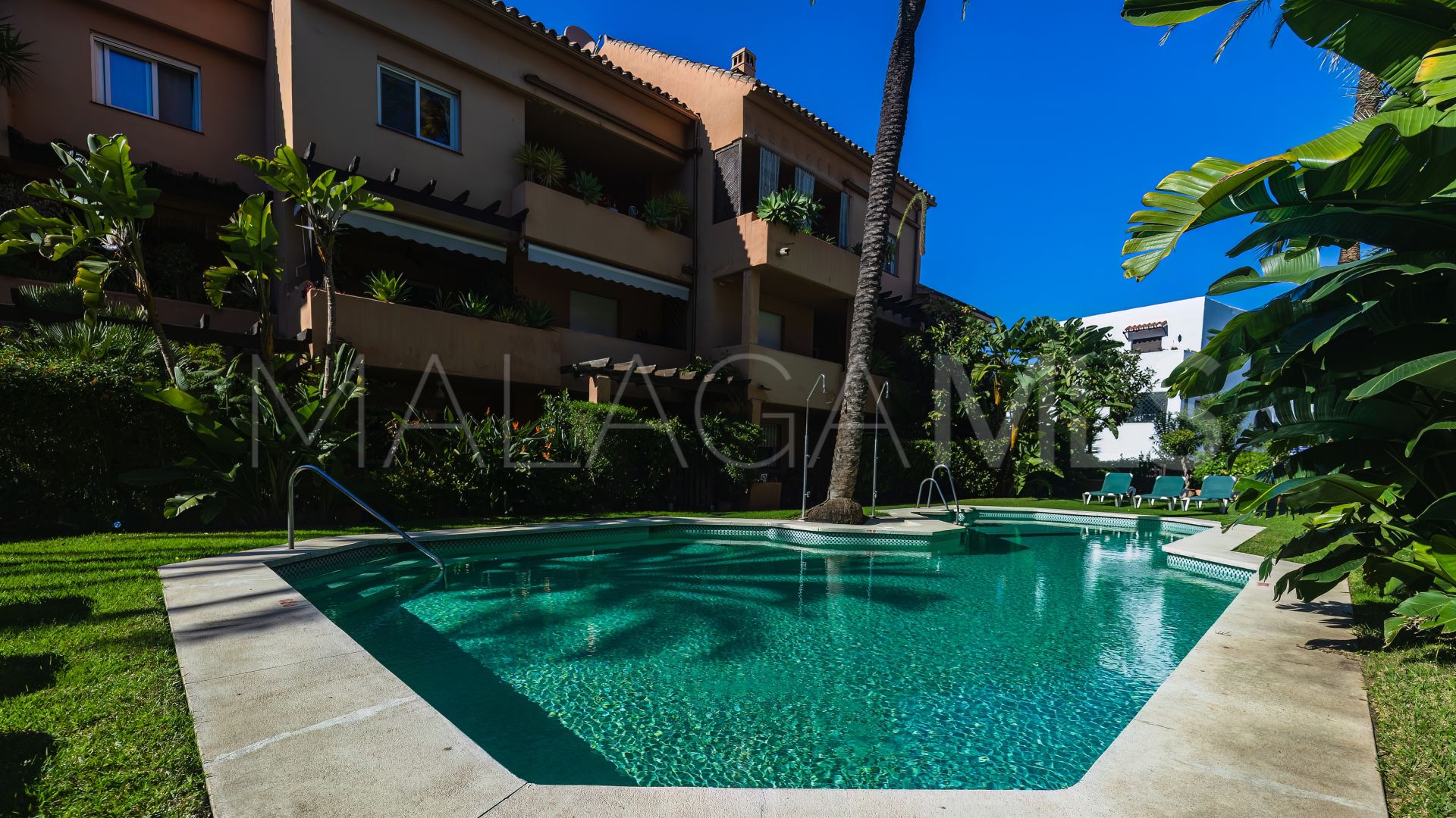 Markplanslägenhet for sale in Jardines de las Lomas