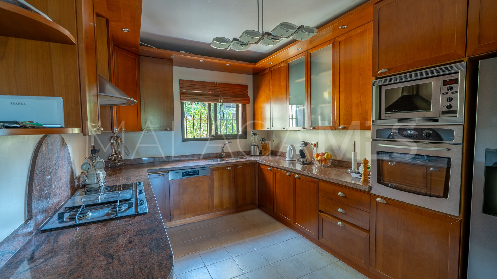 Buy house in El Herrojo with 8 bedrooms
