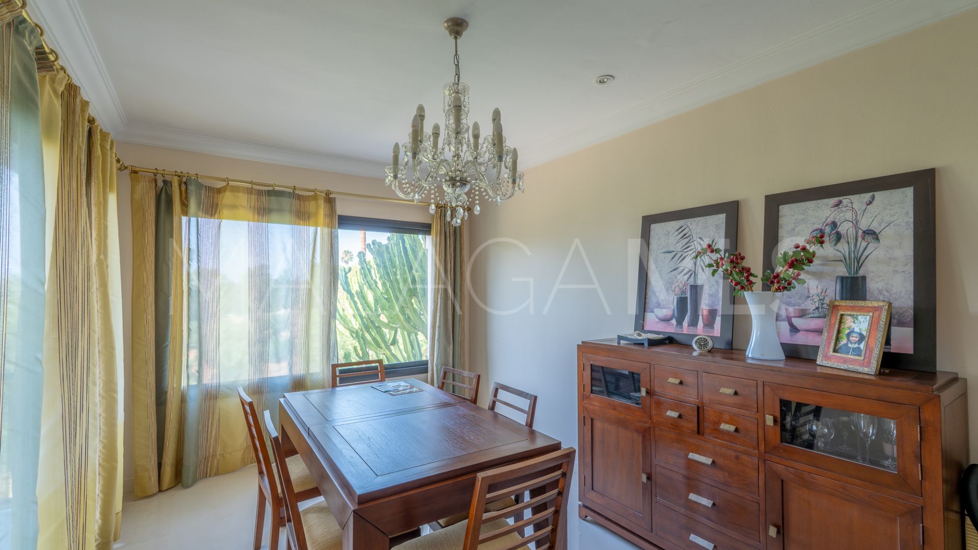 Buy house in El Herrojo with 8 bedrooms