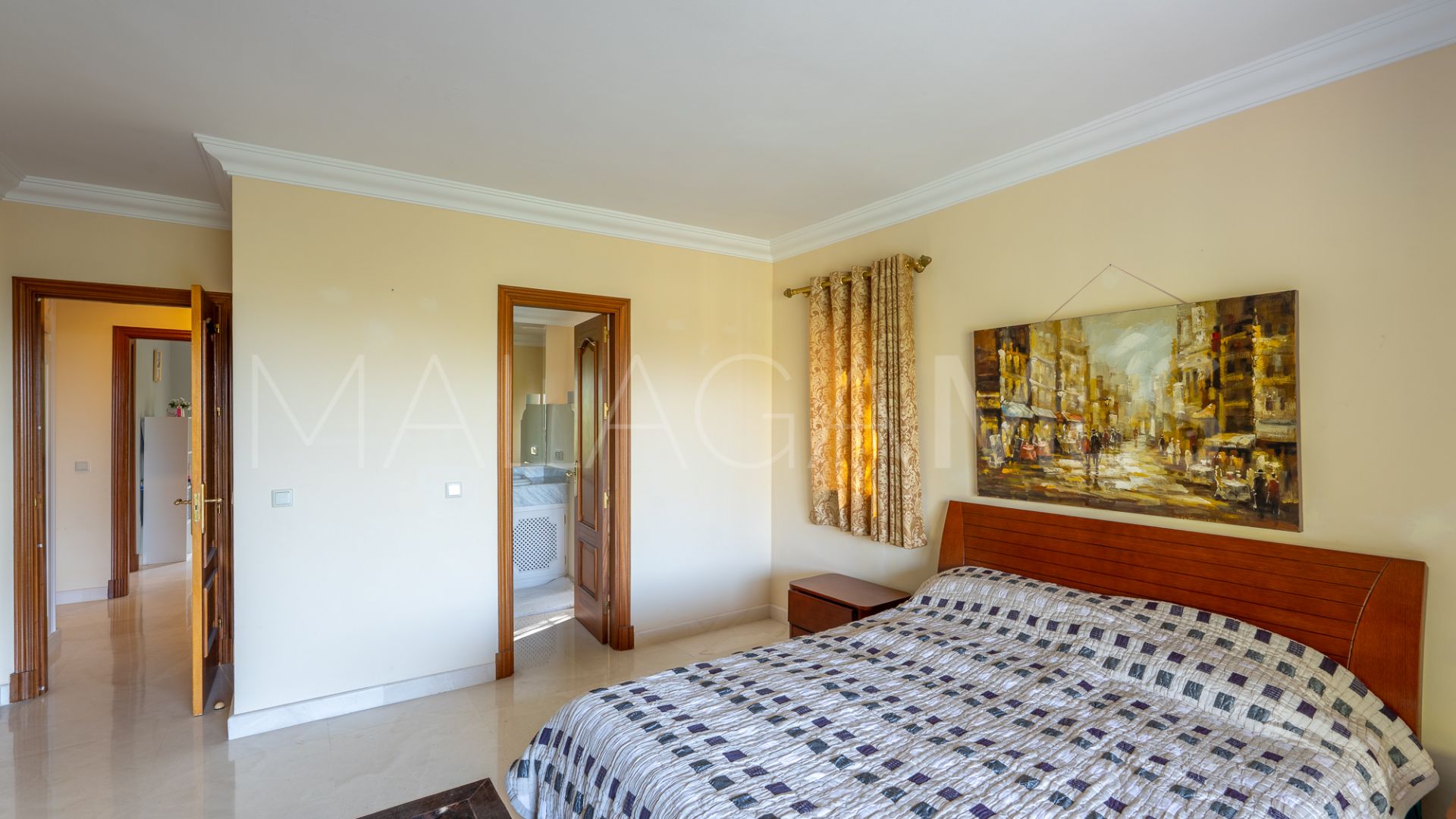 Buy house in El Herrojo with 8 bedrooms