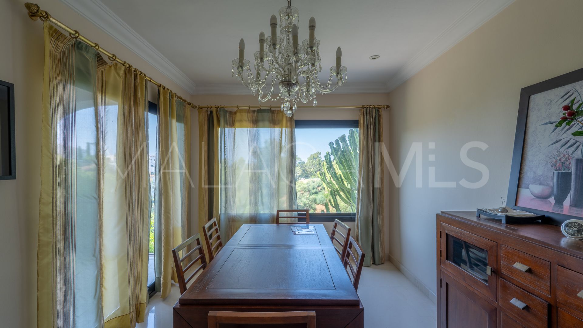 Buy house in El Herrojo with 8 bedrooms