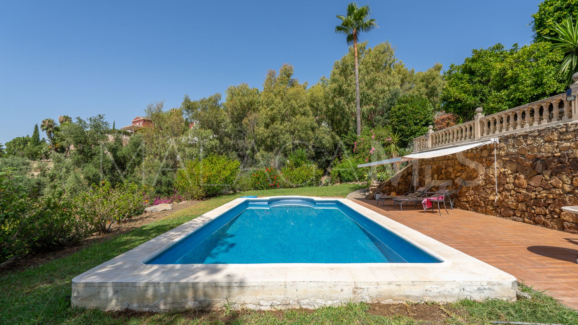 Buy house in El Herrojo with 8 bedrooms
