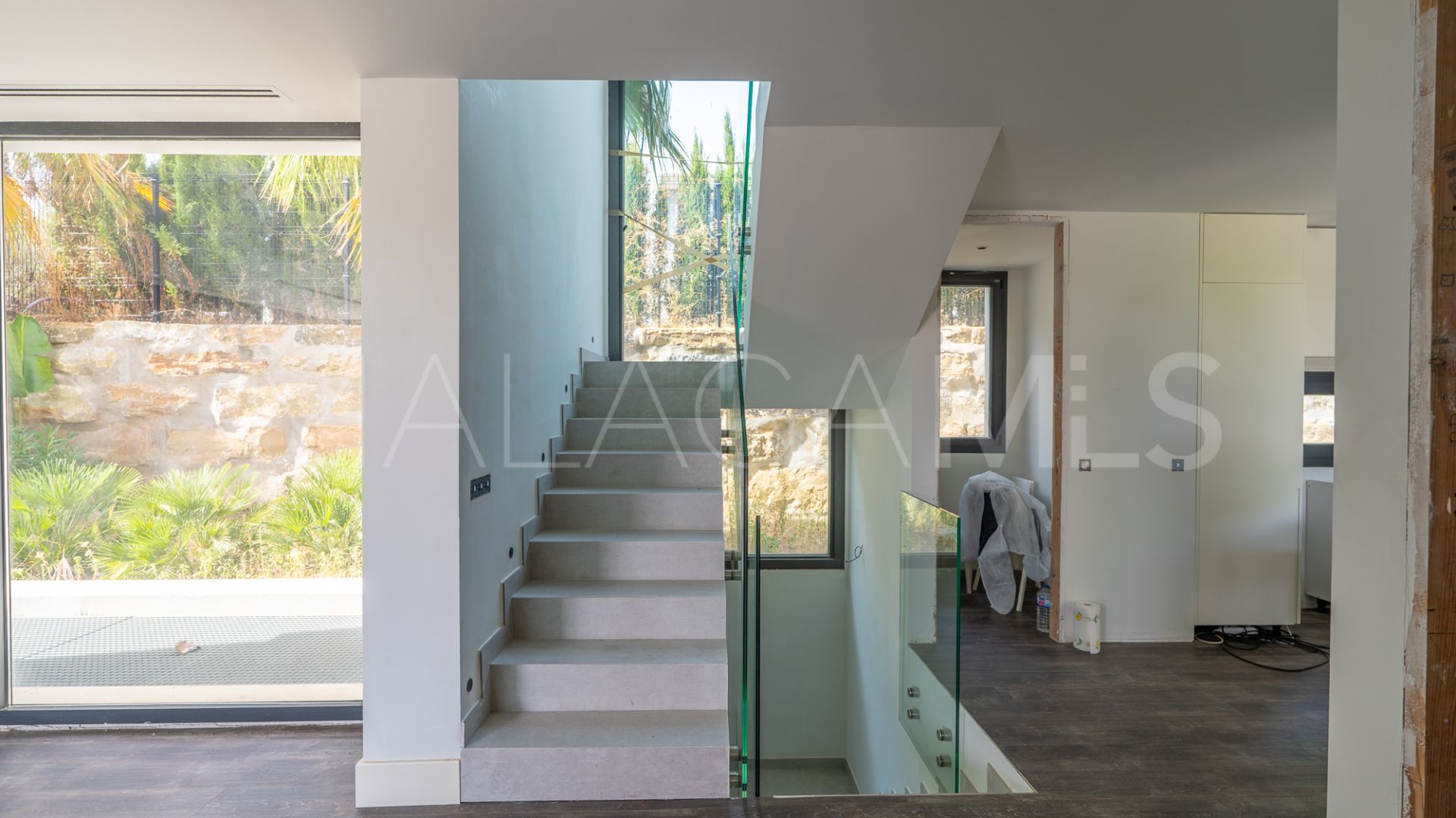 Villa for sale in New Golden Mile