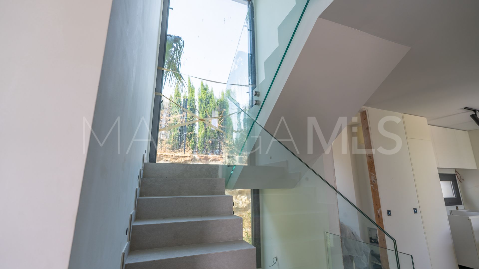 Villa for sale in New Golden Mile