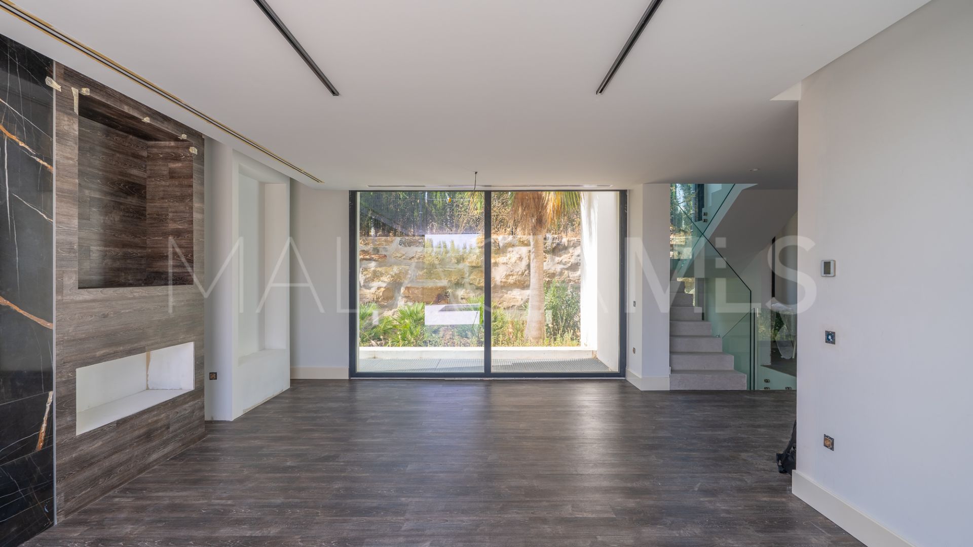 Villa for sale in New Golden Mile