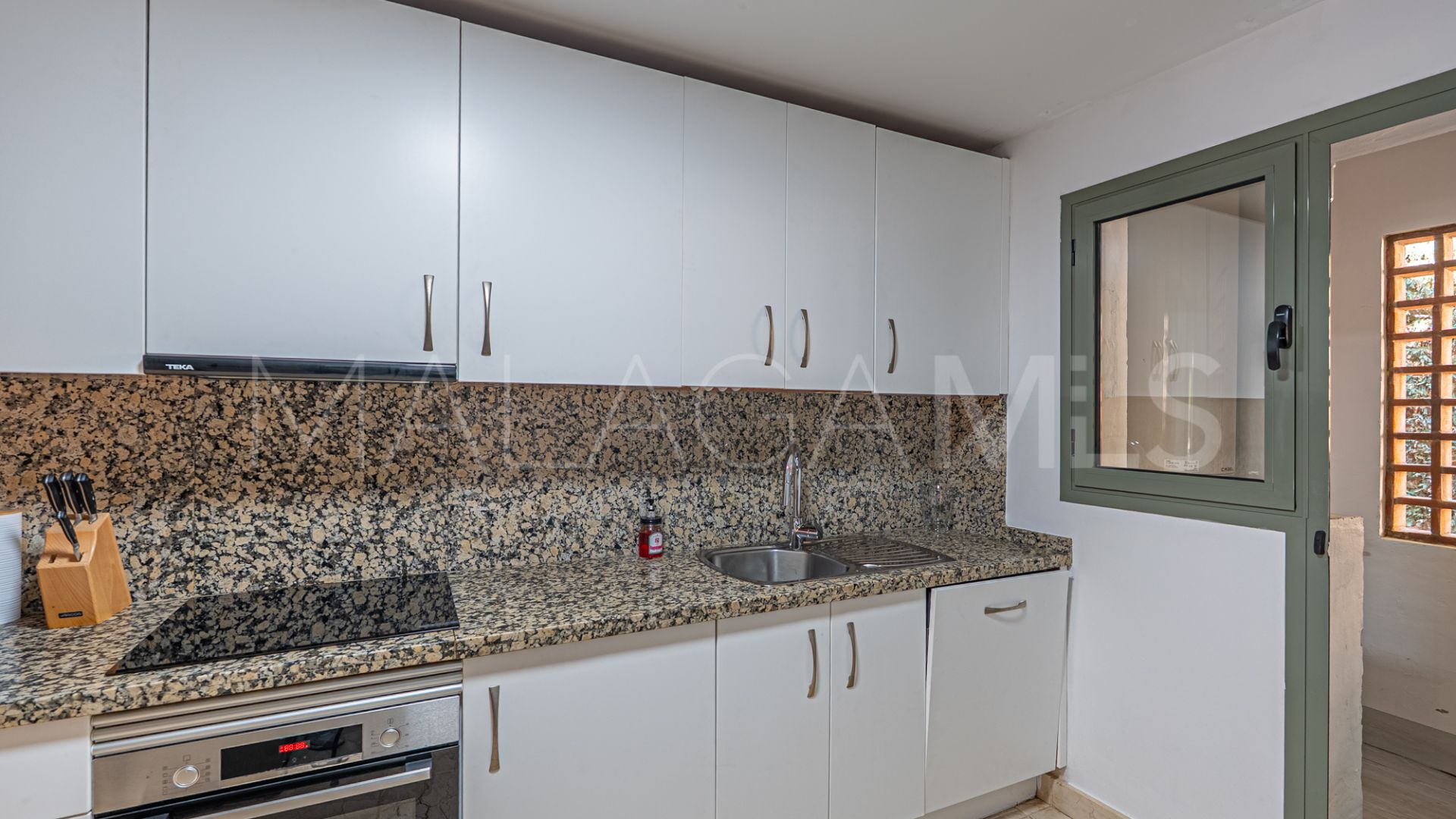 3 bedrooms ground floor apartment in Benatalaya for sale