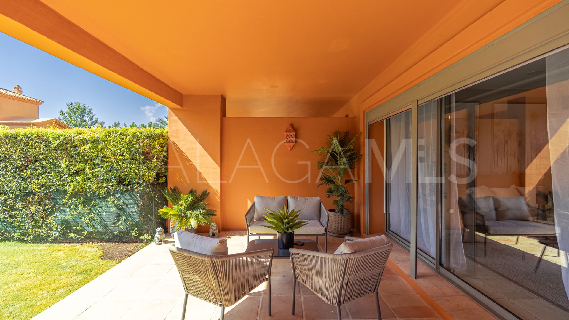 3 bedrooms ground floor apartment in Benatalaya for sale