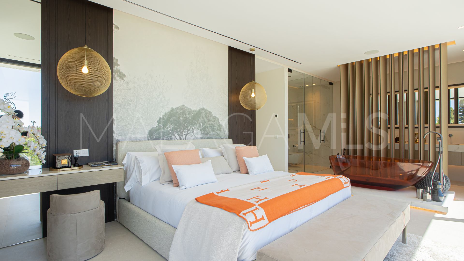 Villa for sale in Los Monteros Playa