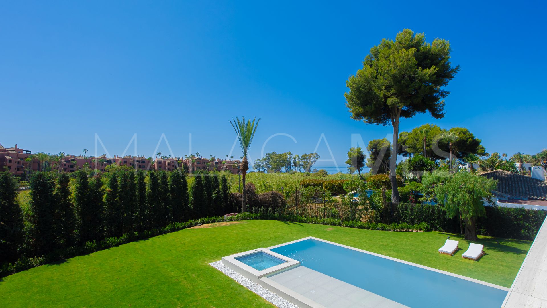 Villa for sale in Los Monteros Playa