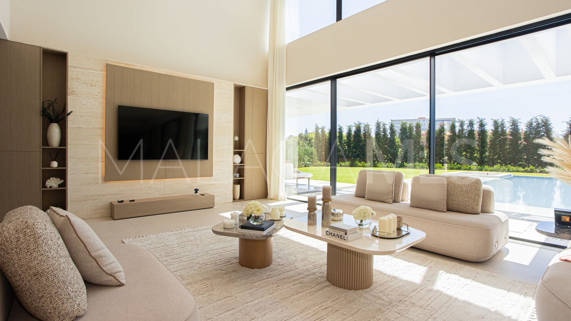 Villa for sale in Los Monteros Playa