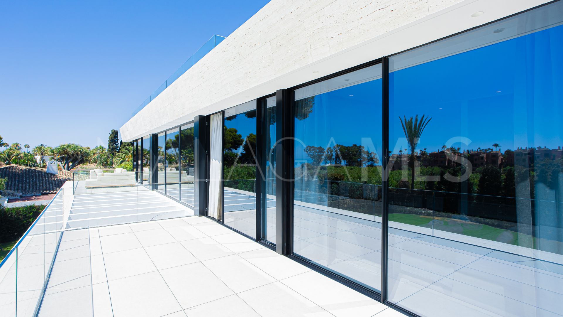 Villa for sale in Los Monteros Playa
