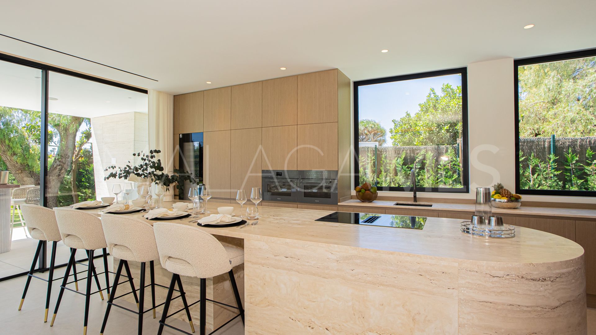 Villa for sale in Los Monteros Playa