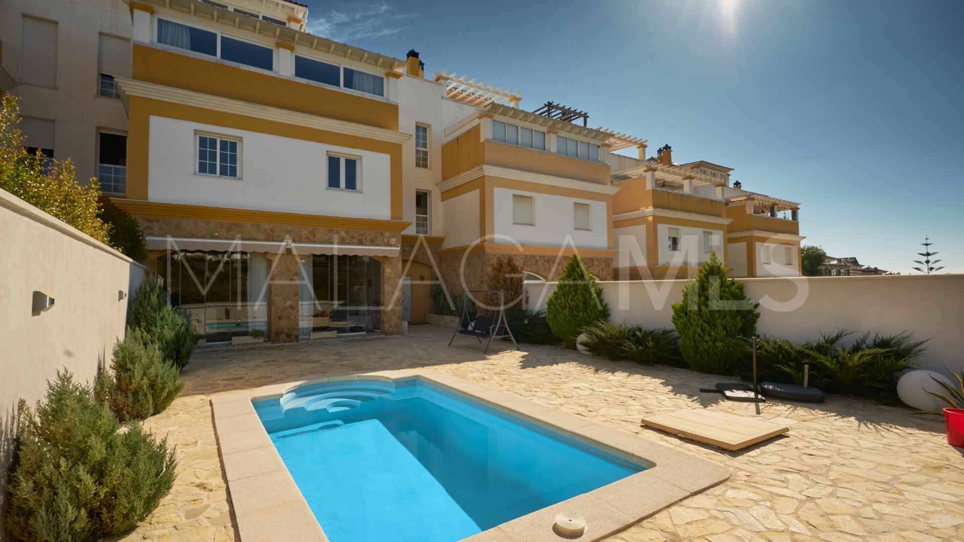 Parhus for sale in Sitio de Calahonda