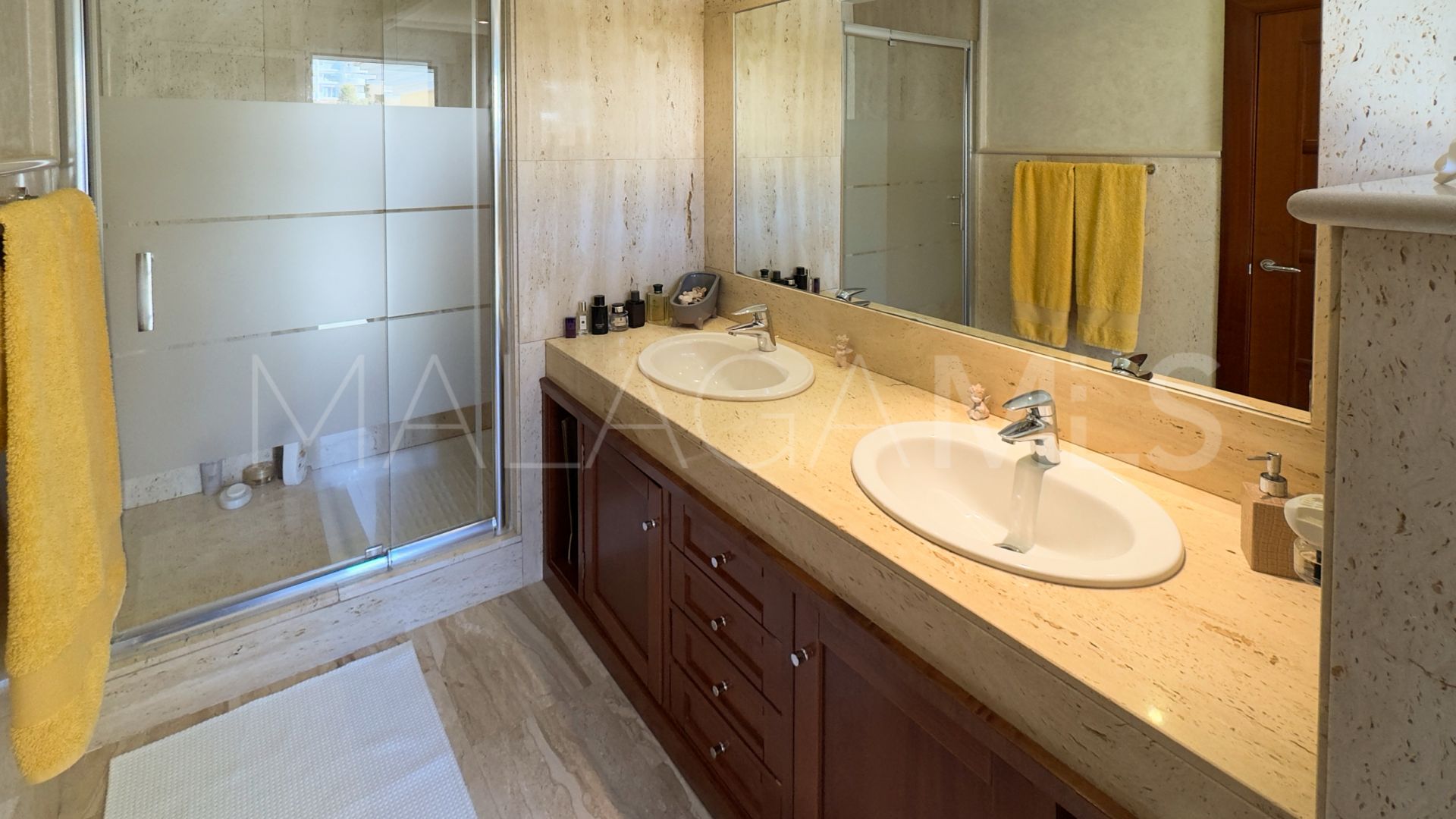 Parhus for sale in Sitio de Calahonda