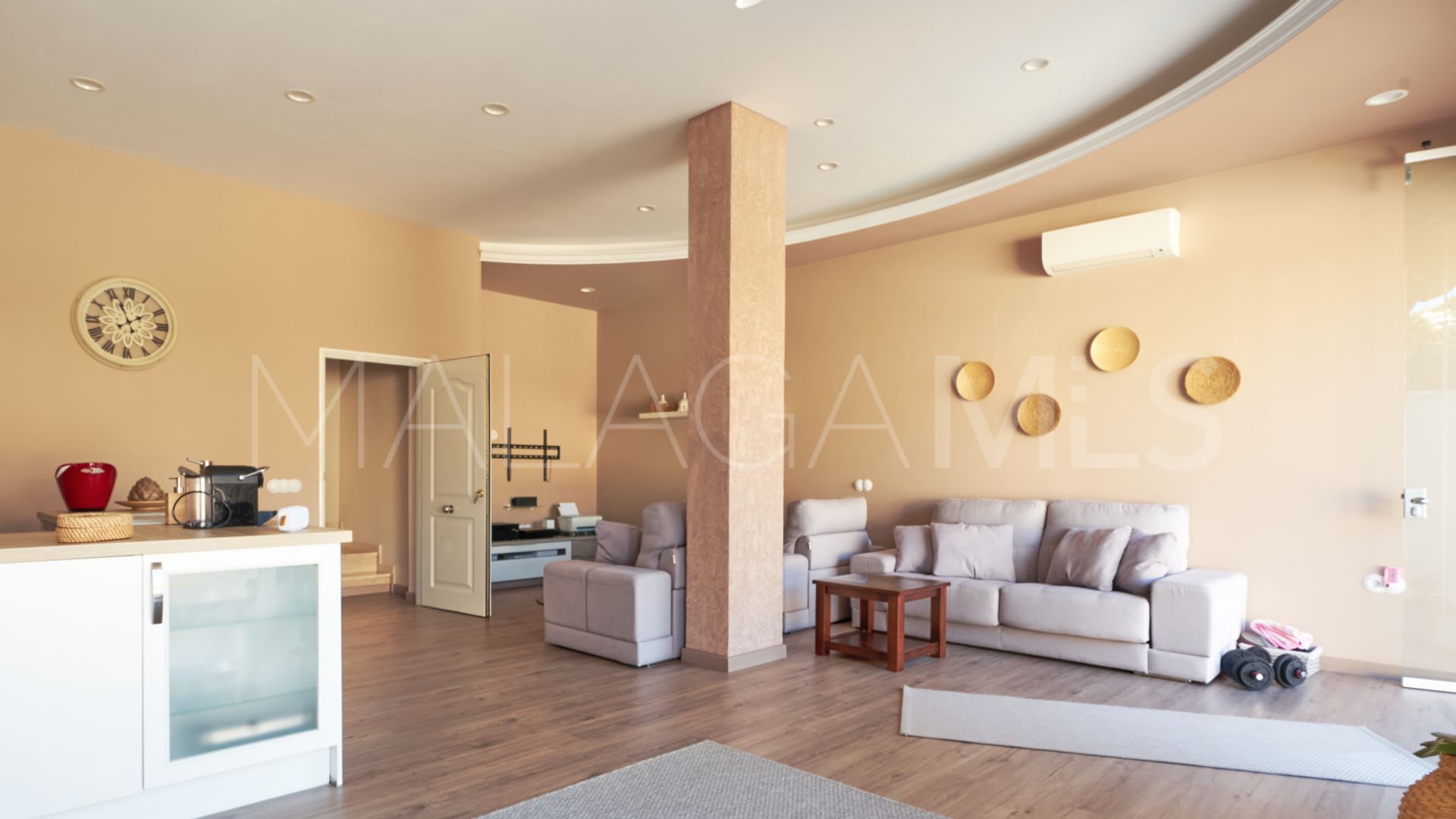Parhus for sale in Sitio de Calahonda