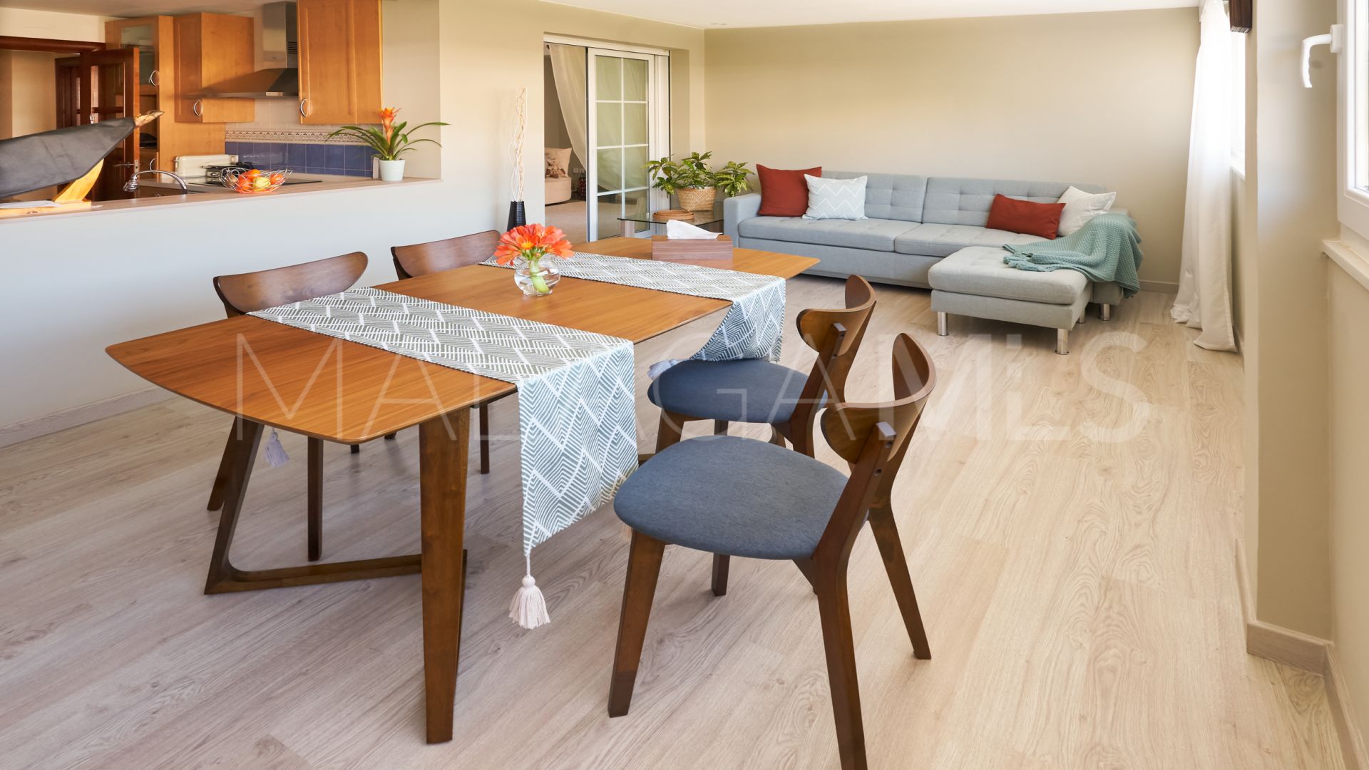 Parhus for sale in Sitio de Calahonda