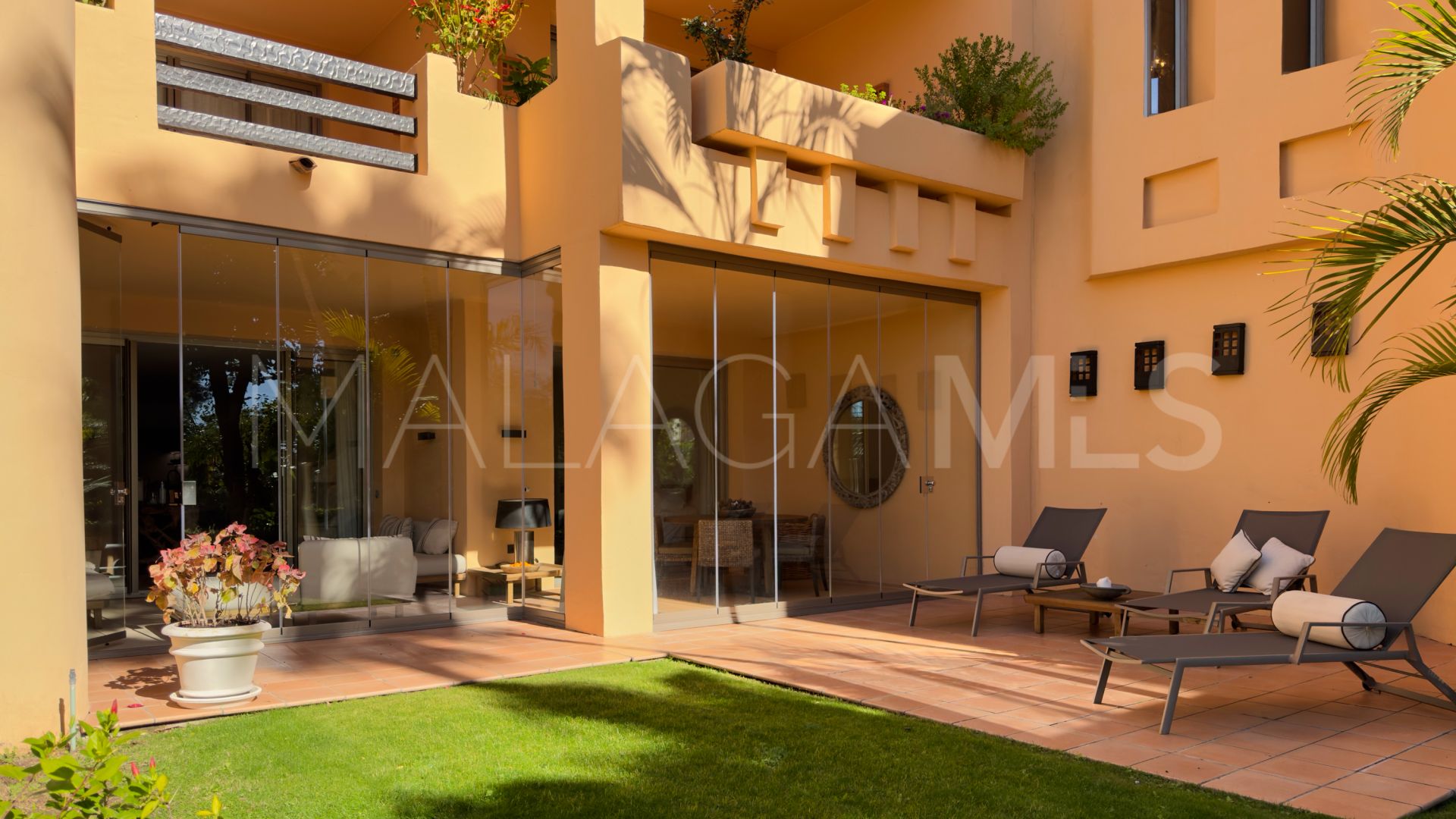 Appartement rez de chaussée for sale in Mansion Club
