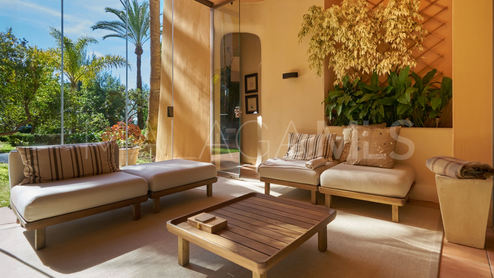 Appartement rez de chaussée for sale in Mansion Club