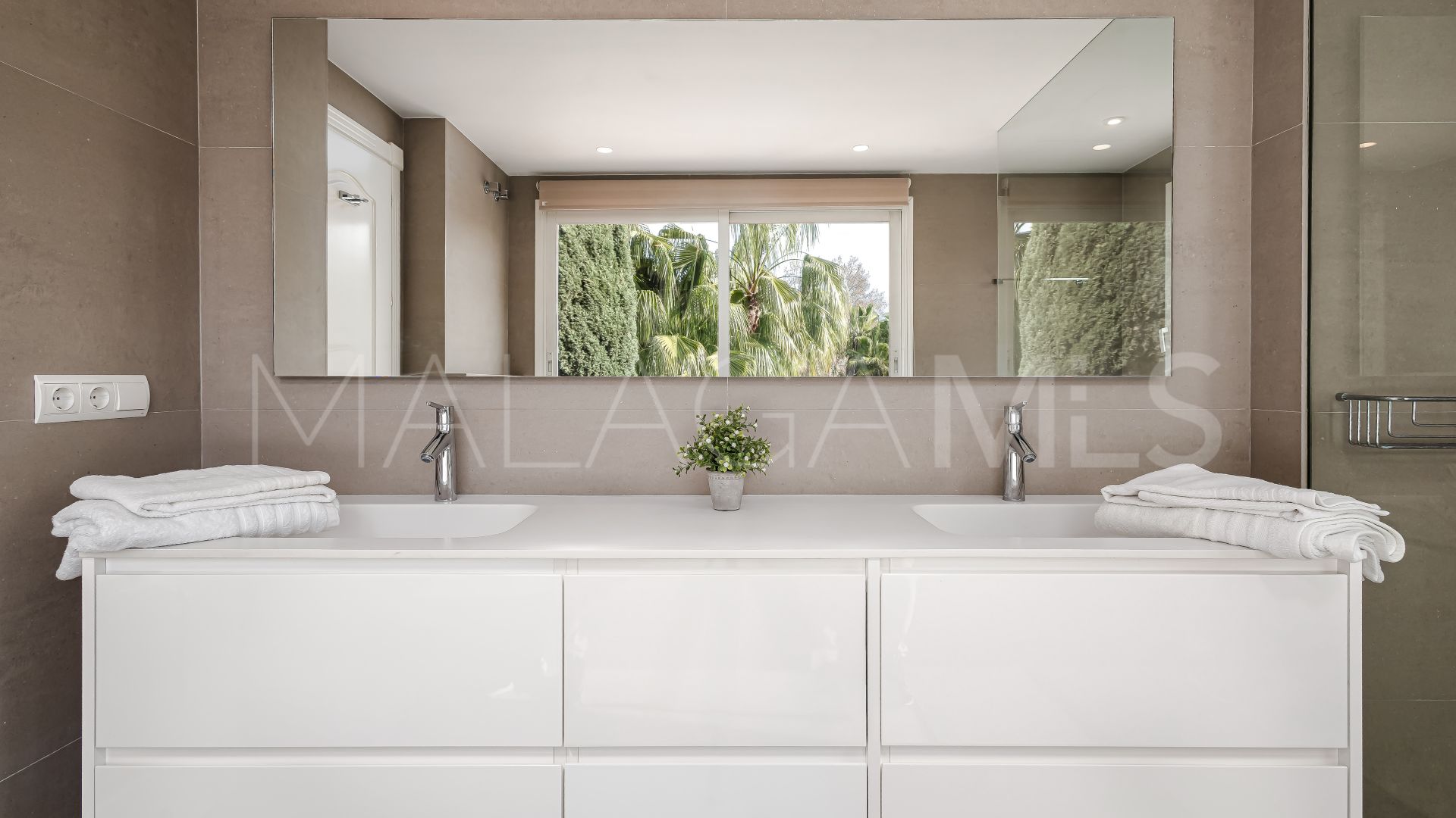 Marina Puente Romano, atico duplex a la venta with 4 bedrooms